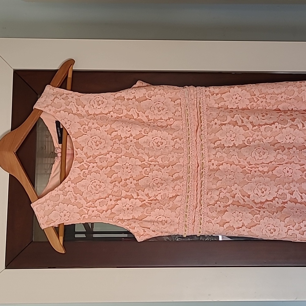 Sleeveless Lace Dress ❤️ - Picture 2 of 12